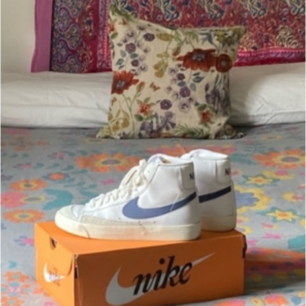 Nike White and Blue Women's Sneakers